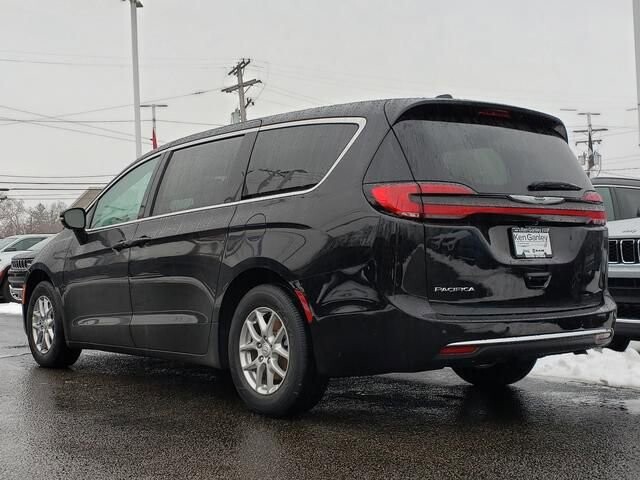 2026 Chrysler Pacifica in Bedford, OH 44146 - 18103967 3