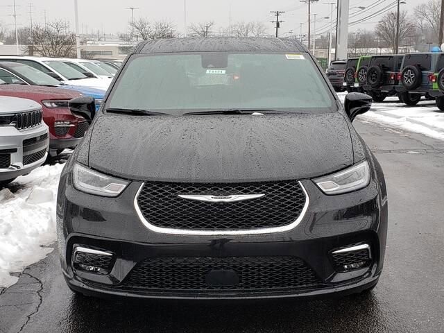 2026 Chrysler Pacifica in Bedford, OH 44146 - 18103967 5