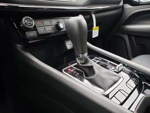 2026 Jeep Compass in Bedford, OH 44146 - 18103968 11