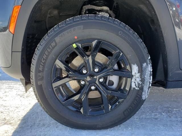 2026 Jeep Grand Cherokee in Bedford, OH 44146 - 18103970 12