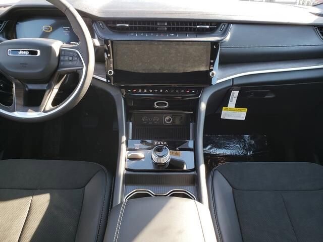 2026 Jeep Grand Cherokee in Bedford, OH 44146 - 18103970 9