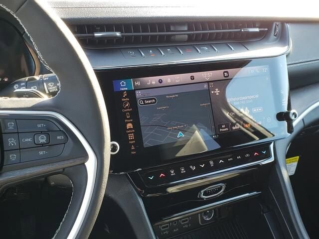 2026 Jeep Grand Cherokee in Bedford, OH 44146 - 18103970 11