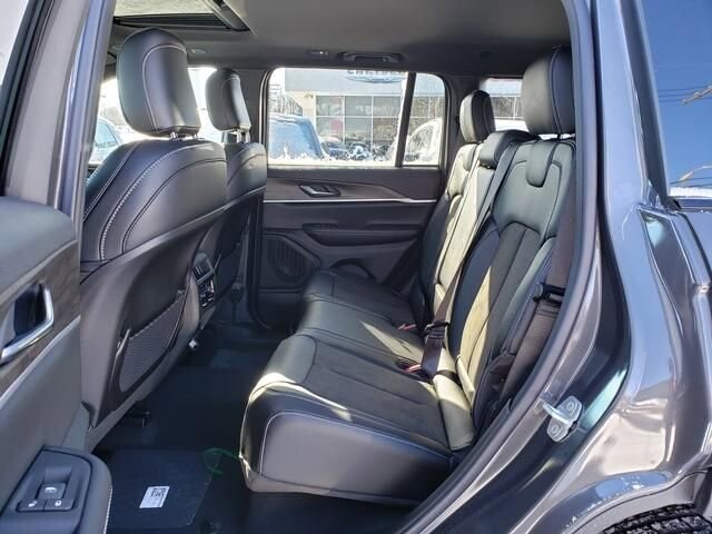 2026 Jeep Grand Cherokee in Bedford, OH 44146 - 18103970 8