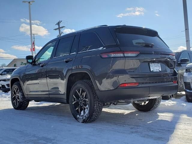 2026 Jeep Grand Cherokee in Bedford, OH 44146 - 18103970 3