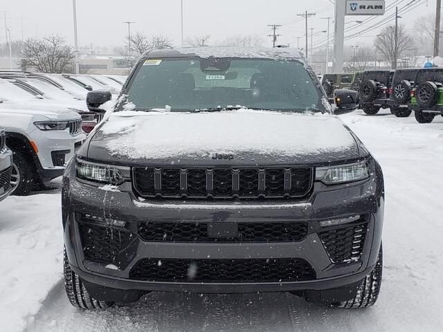 2026 Jeep Grand Cherokee in Bedford, OH 44146 - 18103973 5