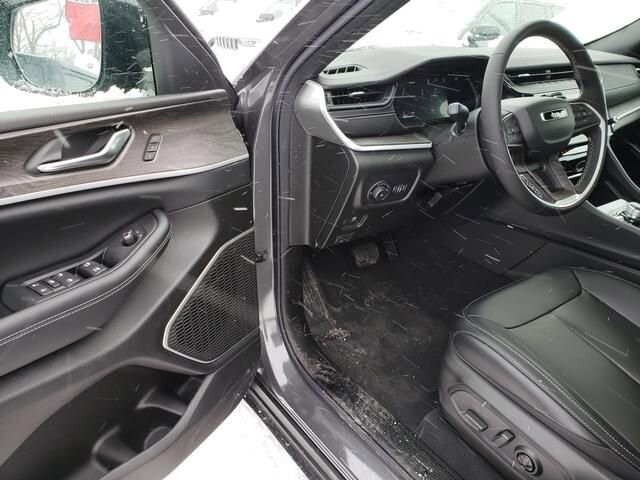 2026 Jeep Grand Cherokee in Bedford, OH 44146 - 18103973 6
