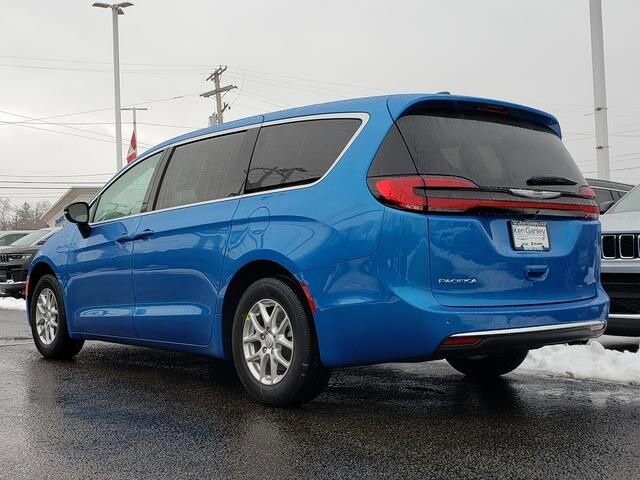 2026 Chrysler Pacifica in Bedford, OH 44146 - 18103974 3