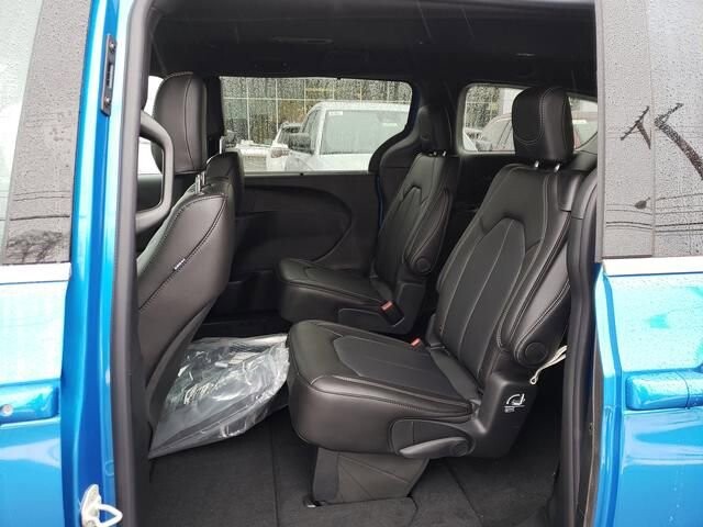 2026 Chrysler Pacifica in Bedford, OH 44146 - 18103974 7