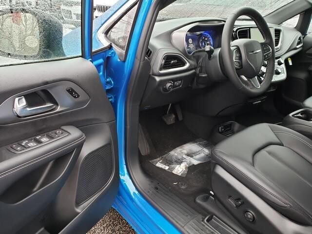 2026 Chrysler Pacifica in Bedford, OH 44146 - 18103974 6