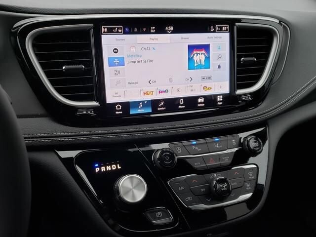 2026 Chrysler Pacifica in Bedford, OH 44146 - 18103974 11