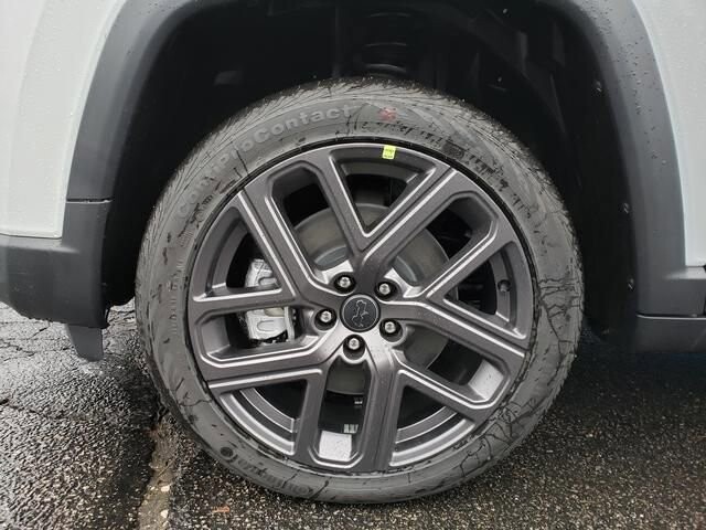 2026 Jeep Compass in Bedford, OH 44146 - 18103975 12