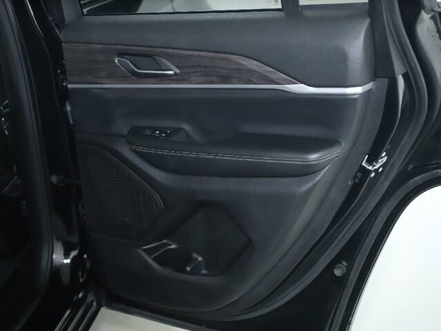 2024 Jeep Grand Cherokee in Bedford, OH 44146 - 18103980 33