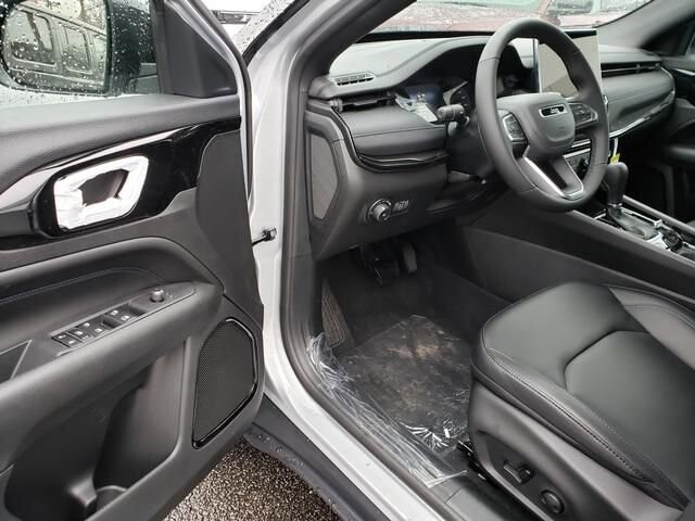 2026 Jeep Compass in Bedford, OH 44146 - 18103984 6