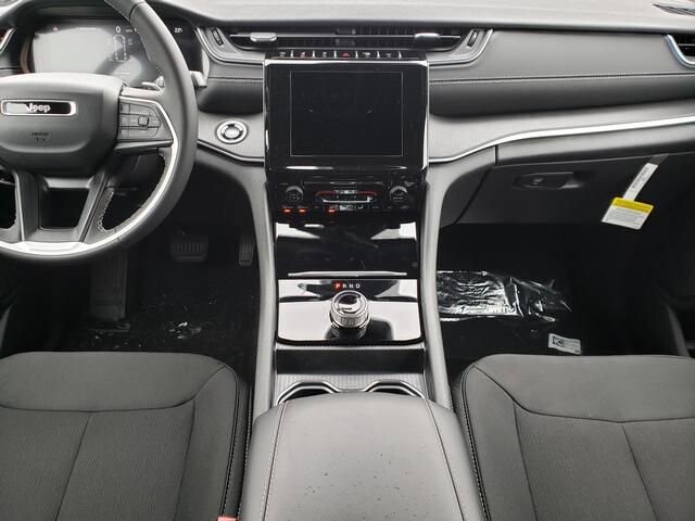 2025 Jeep Grand Cherokee L in Bedford, OH 44146 - 18103985 9