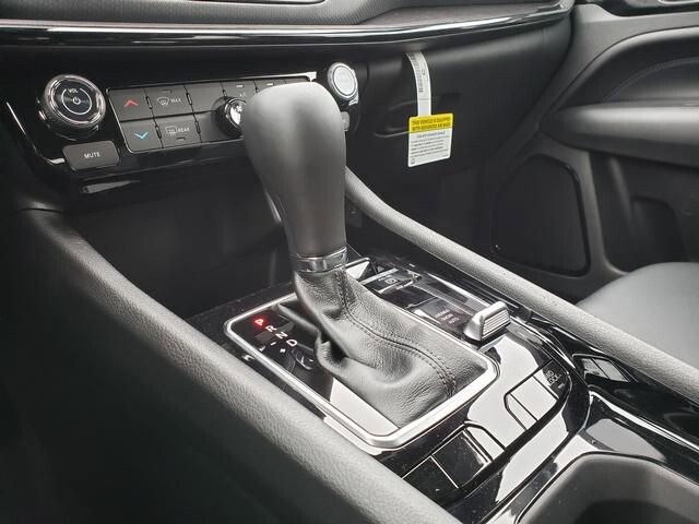 2026 Jeep Compass in Bedford, OH 44146 - 18103986 11