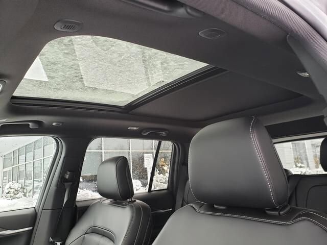 2025 Jeep Grand Cherokee in Bedford, OH 44146 - 18103989 7