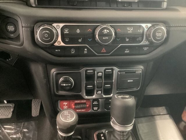 2026 Jeep Wrangler in Bedford, OH 44146 - 18103991 11