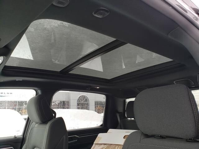 2026 RAM 1500 in Bedford, OH 44146 - 18103993 7