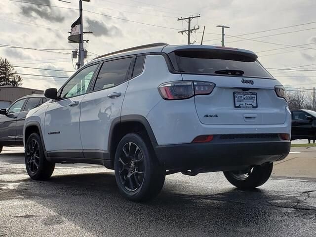 2026 Jeep Compass in Bedford, OH 44146 - 18103999 3