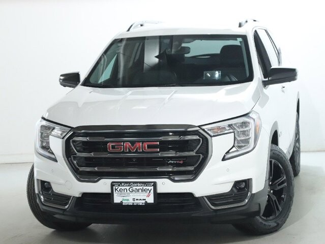2023 GMC Terrain in Bedford, OH 44146 - 18104002 3
