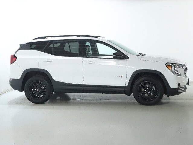 2023 GMC Terrain in Bedford, OH 44146 - 18104002 11