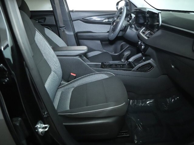 2025 Chevrolet TrailBlazer in Bedford, OH 44146 - 18104003 34