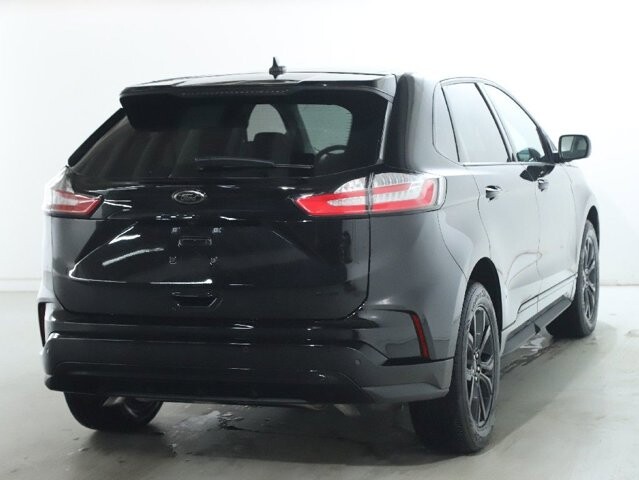 2024 Ford Edge in Bedford, OH 44146 - 18104007 44
