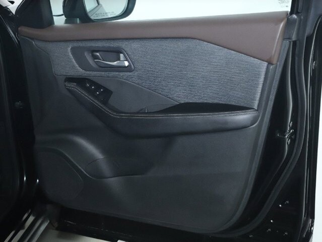 2023 Nissan Rogue in Bedford, OH 44146 - 18104008 31