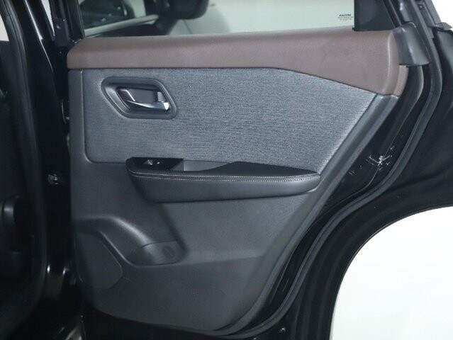 2023 Nissan Rogue in Bedford, OH 44146 - 18104008 29