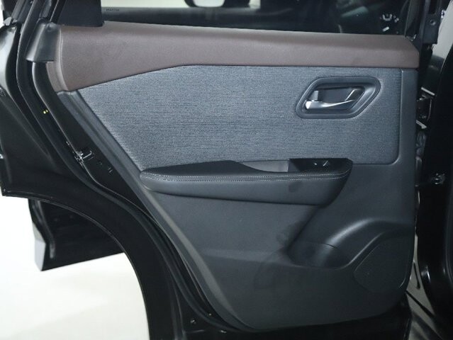 2023 Nissan Rogue in Bedford, OH 44146 - 18104008 13