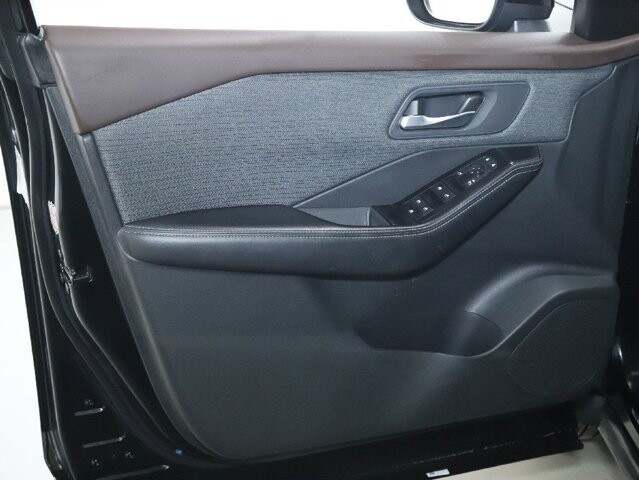 2023 Nissan Rogue in Bedford, OH 44146 - 18104008 15