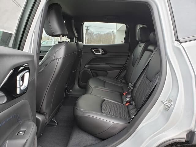 2026 Jeep Compass in Bedford, OH 44146 - 18104010 7