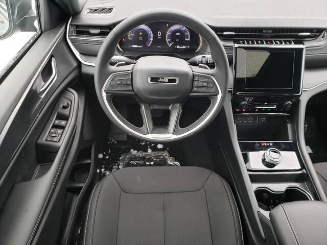 2025 Jeep Grand Cherokee L in Bedford, OH 44146 - 18104011 10