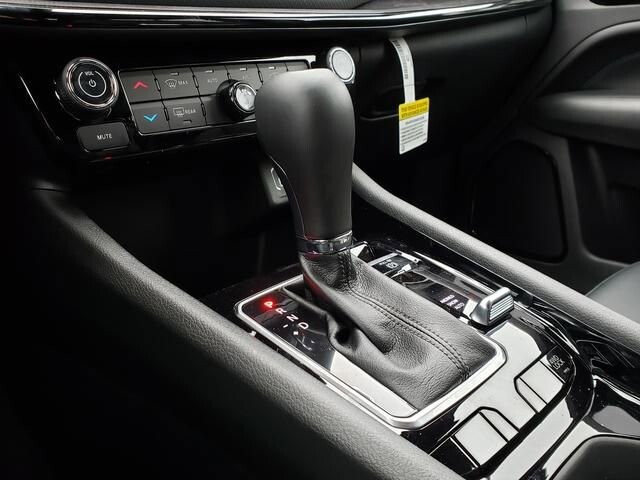 2026 Jeep Compass in Bedford, OH 44146 - 18104012 11