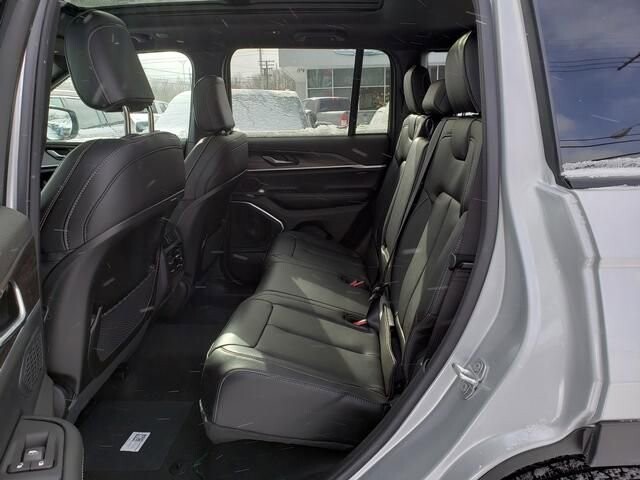 2026 Jeep Grand Cherokee in Bedford, OH 44146 - 18104014 8