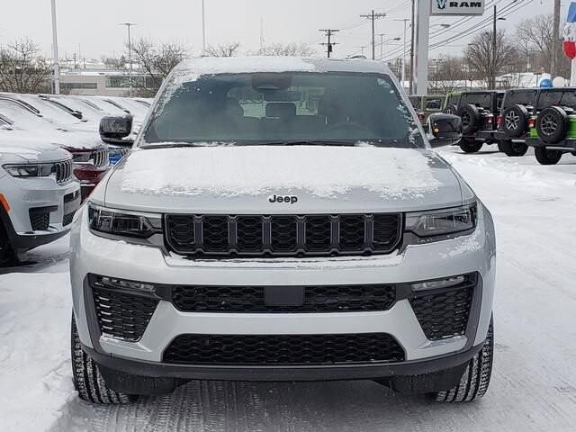 2026 Jeep Grand Cherokee in Bedford, OH 44146 - 18104014 5