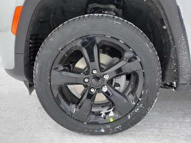 2026 Jeep Grand Cherokee in Bedford, OH 44146 - 18104014 12