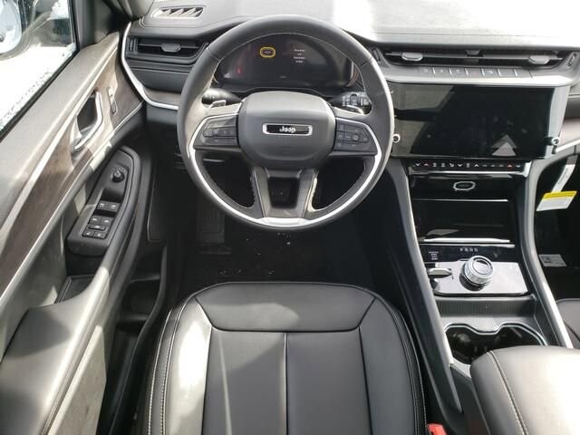 2026 Jeep Grand Cherokee in Bedford, OH 44146 - 18104014 10