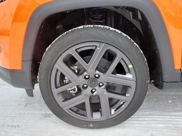 2026 Jeep Compass in Bedford, OH 44146 - 18104015 12