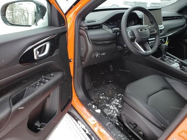 2026 Jeep Compass in Bedford, OH 44146 - 18104015 6