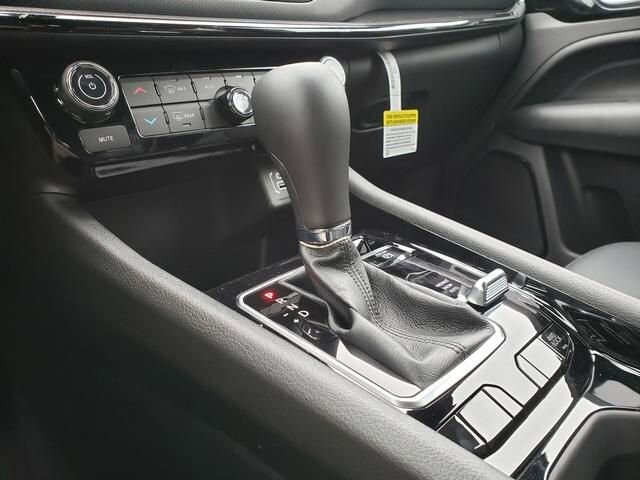 2026 Jeep Compass in Bedford, OH 44146 - 18104018 11