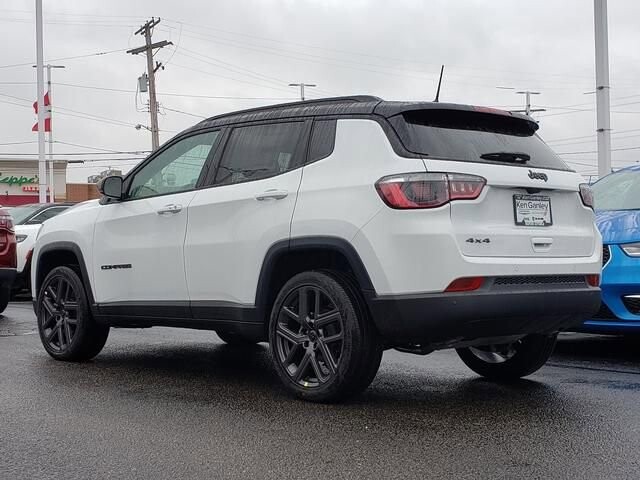 2026 Jeep Compass in Bedford, OH 44146 - 18104018 3