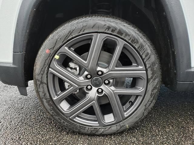 2026 Jeep Compass in Bedford, OH 44146 - 18104018 12