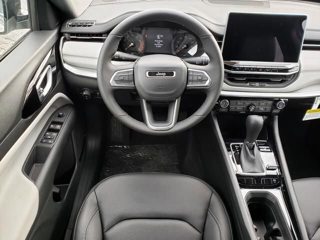 2026 Jeep Compass in Bedford, OH 44146 - 18104020 9