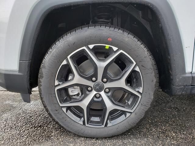 2026 Jeep Compass in Bedford, OH 44146 - 18104020 12