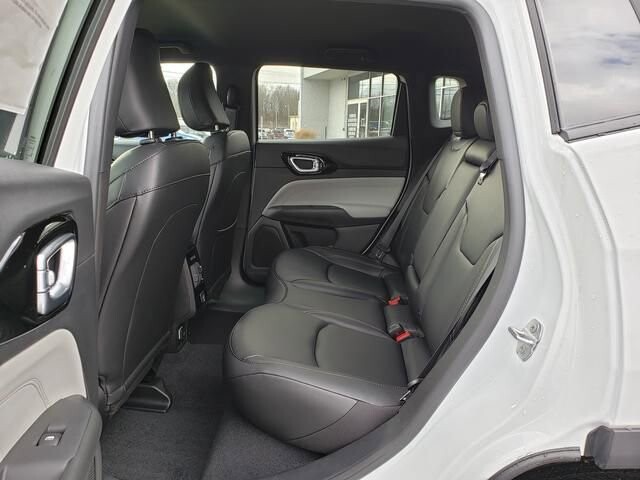 2026 Jeep Compass in Bedford, OH 44146 - 18104020 7