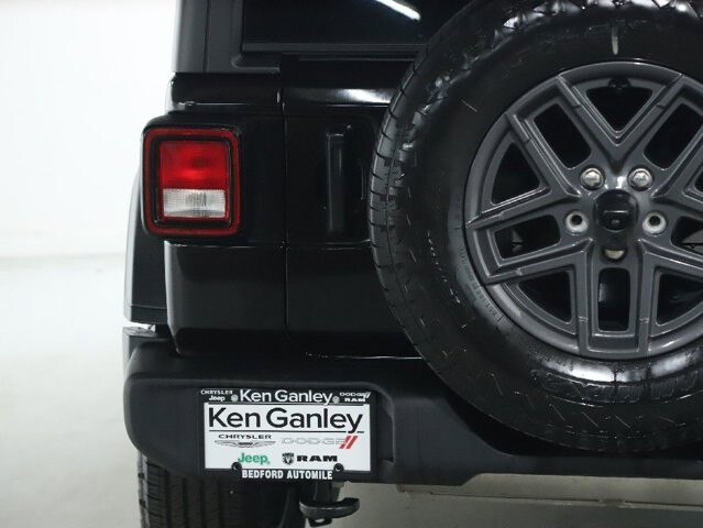 2025 Jeep Wrangler in Bedford, OH 44146 - 18104022 42