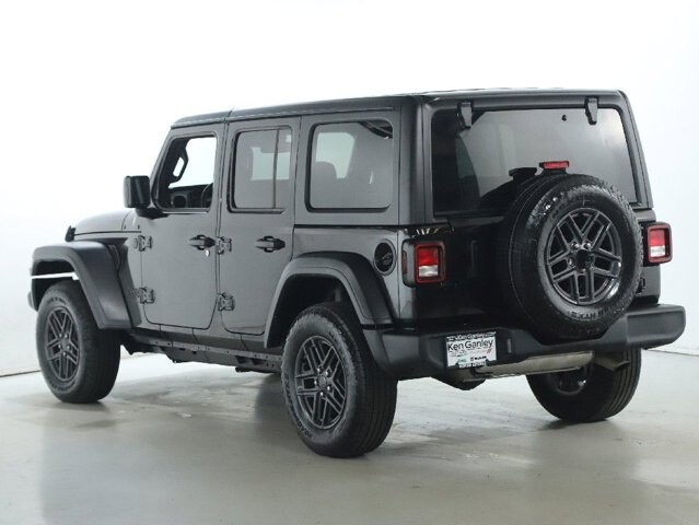 2025 Jeep Wrangler in Bedford, OH 44146 - 18104022 39