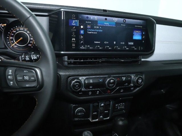 2025 Jeep Wrangler in Bedford, OH 44146 - 18104022 25