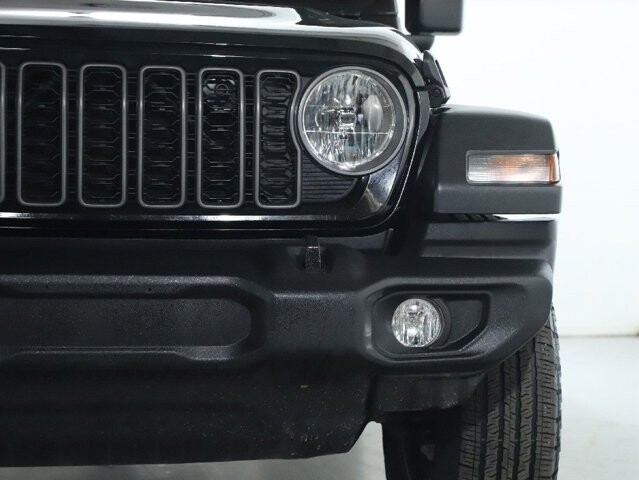 2025 Jeep Wrangler in Bedford, OH 44146 - 18104022 7